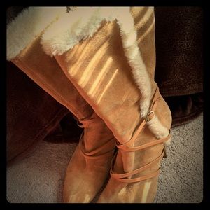 Boots with the fur! 🤩sold🤩